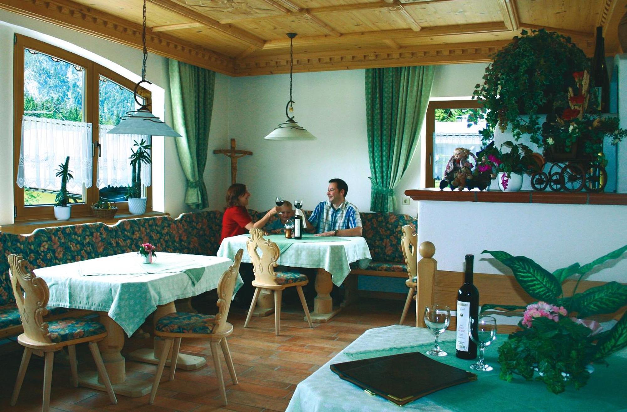 ליוטאש Hotel Hochland מראה חיצוני תמונה